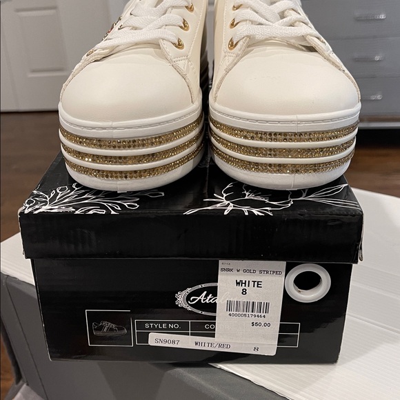 Elegant White and Gold Women's Sneakers - Picture 5 of 7